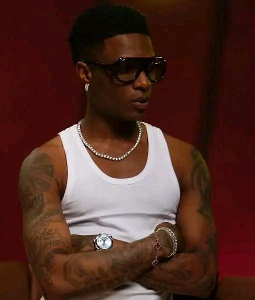 WIZKID REPORTEDLY BUYS NECK PIECE WORTH DOLLAR 1M