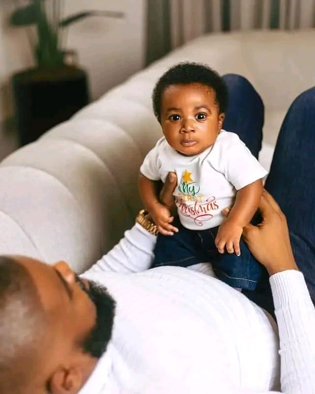 MERCY CHINWO AND HUSBAND REVEAL THEIR SON’S FACE                                <!--INDOLEADS - BEGIN--> <script src="https://app.indoleads.com/assets/js/banner.js?publisherId=621b323ed915b85eb9672cd3&offerId=470&height=692&width=692&method=Automatic" type="text/javascript"></script> <!--INDOLEADS - END-->