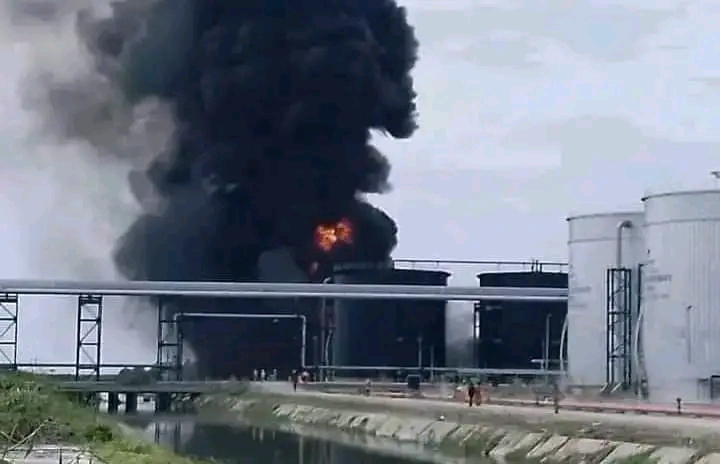 Fire reportedly razes Dangote refinery